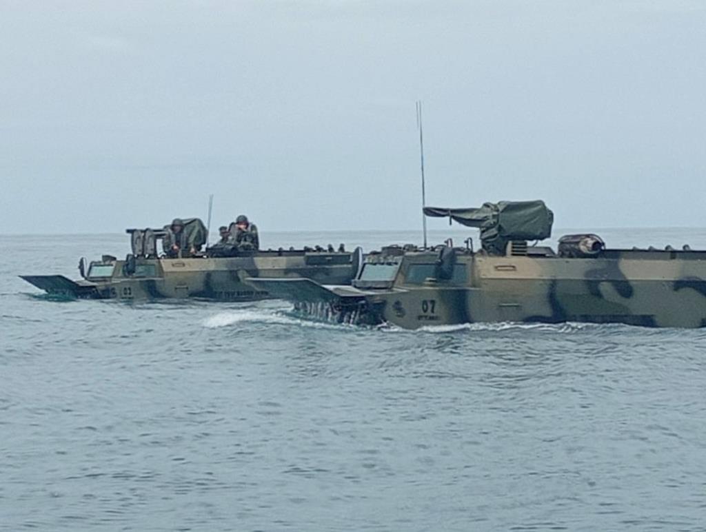 ทร.เตรียมจัดหาเพิ่ม ยานเกราะสะเทินน้ำสะเทินบก AWAV 8x8 ฝีมือคนไทย