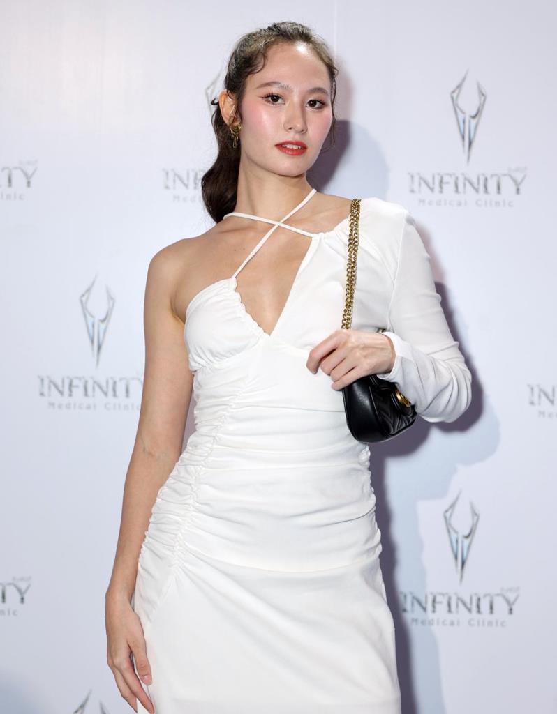 เอมี่-อุทานพร ฟัน พาสเซ่น