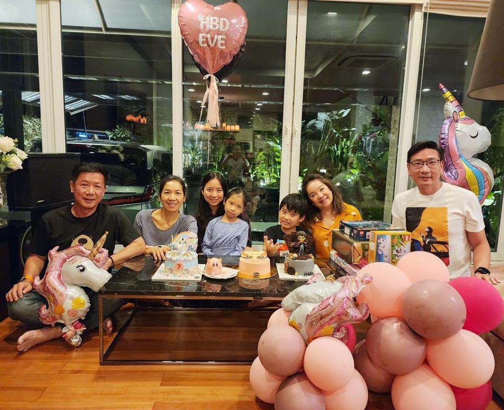 น้องออตโต้และน้องอีฟกับครอบครัว