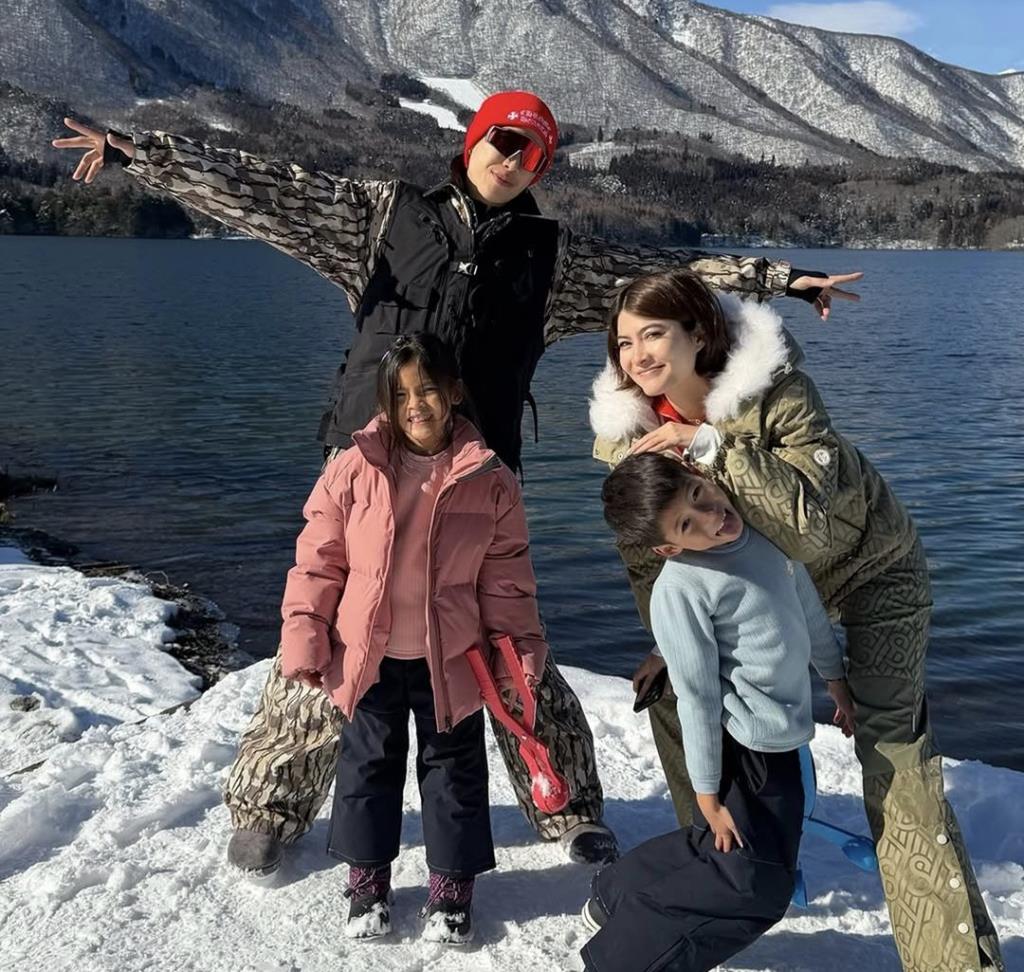 น้องมีก้าและน้องมีญ่ากับครอบครัว