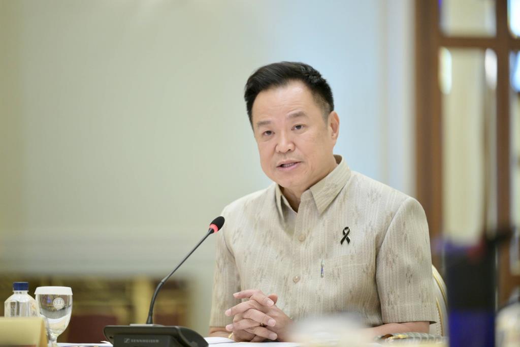 "อนุทิน" นำประชุม กพช. โต้ดราม่าโครงสร้างค่าไฟใหม่ ยันคนใช้มากไม่ได้อุ้มคนใช้น้อย หนุนโซลาร์รูฟให้ประชาชนผลิตไฟใช้เอง