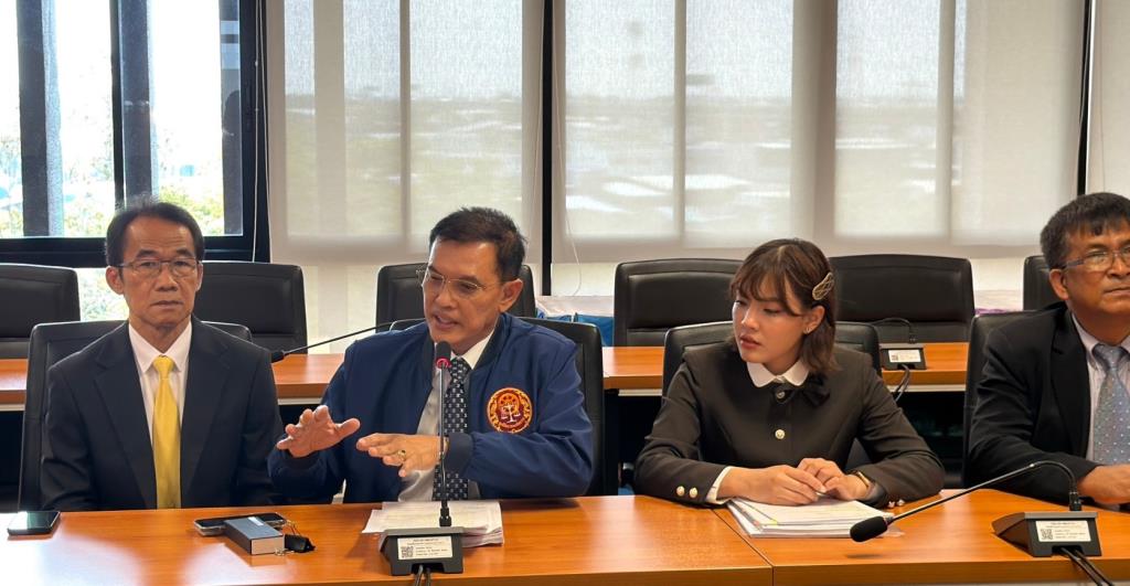 นายอนันต์ชัย ไชยเดช และมูลนิธิทนายกองทัพธรรม