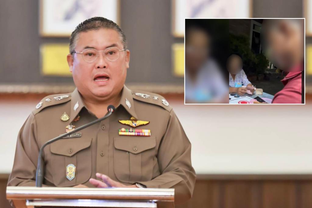 พล.ต.ท.ชัยต์พจน สูวรรณรักษ์ ผู้บัญชาการสำนักงานกำลังพล ในฐานะรองโฆษกสำนักงานตำรวจแห่งชาติ