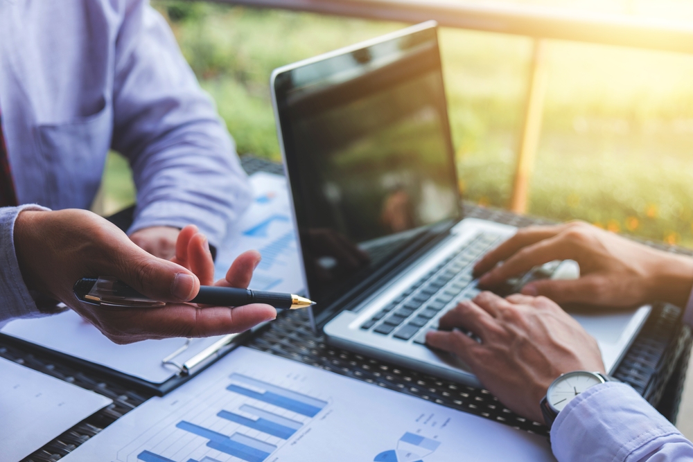 จับกรรมการ บจ. เข้าโรงเรียนดัดนิสัย / สุนันท์ ศรีจันทรา