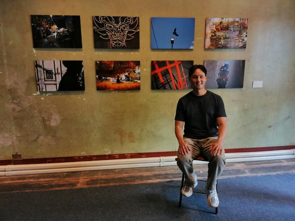 ‘มิก-วรวิล สนเจริญ’ เจ้าของผลงานนิทรรศการภาพถ่าย CHROMATIC