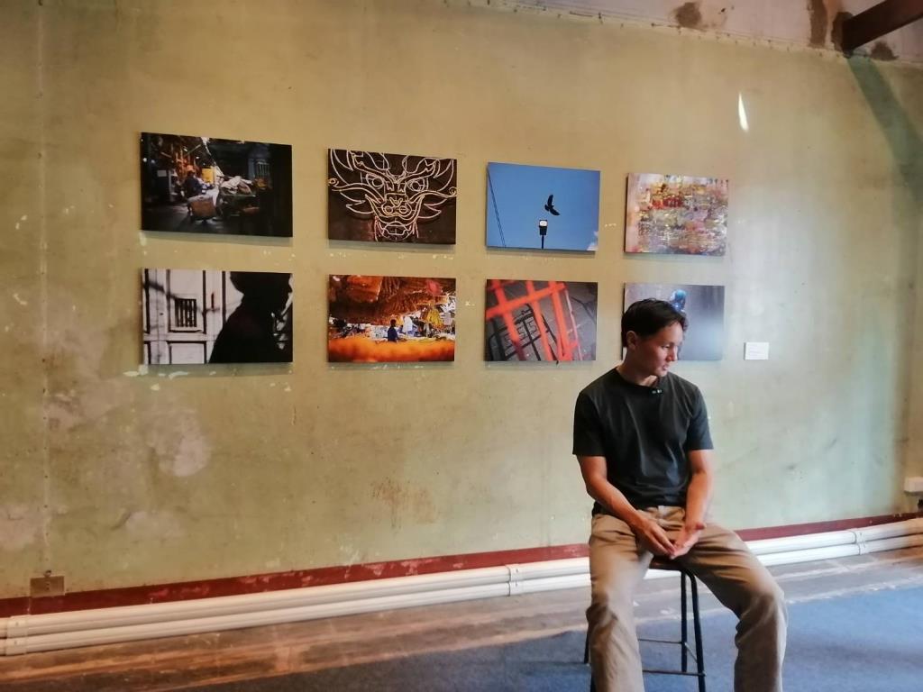 ‘มิก-วรวิล สนเจริญ’ เจ้าของผลงานนิทรรศการภาพถ่าย CHROMATIC