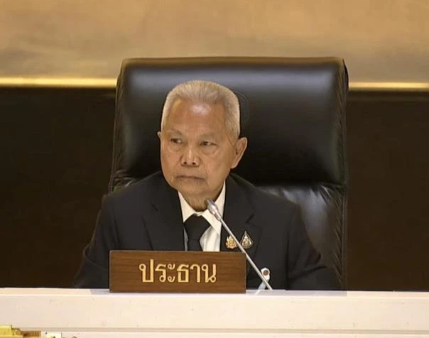 นายโสภณ ซารัมย์ ประธานรัฐสภา