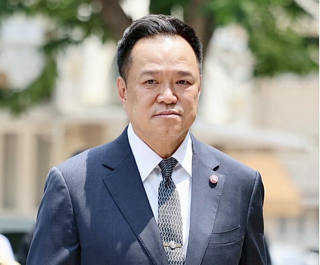 อนุทิน ชาญวีรกูล