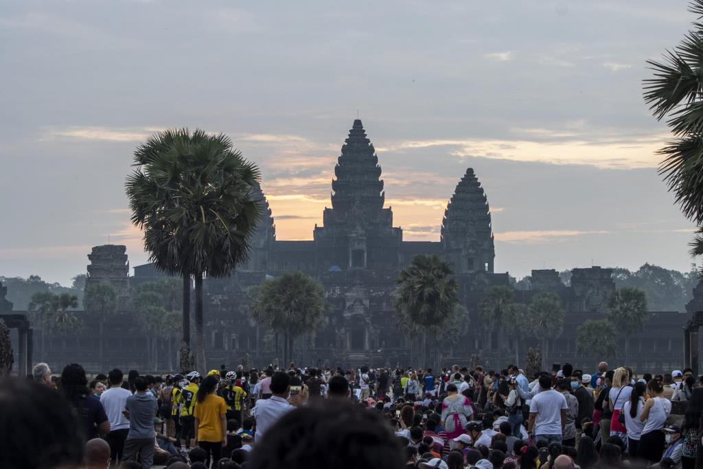 กัมพูชาโอดเดือน เม.ย. ชาวต่างชาติเยือนนครวัดแค่ 5 หมื่นคน รายได้ลด 30%