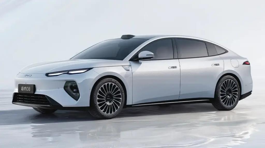 BYD SEAL 08 ซีดานไฟฟ้ารุ่นใหญ่แบตวิ่งทะลุ 1,000 กม. เตรียมเปิดตัว Q2 ปีนี้