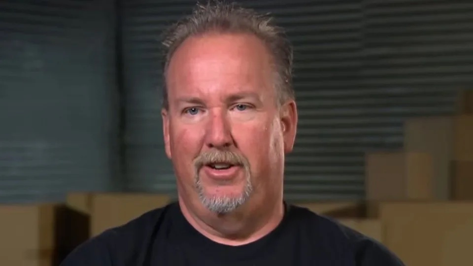 “ดาร์เรล ชีตส์” ดาวดังจากรายการ “Storage Wars” เสียชีวิตในวัย 67 ปี โดยเจ้าหน้าที่ยืนยันสาเหตุเป็นการจบชีวิตตัวเอง ขณะตำรวจยังสอบสวนปมถูกบูลลีออนไลน์