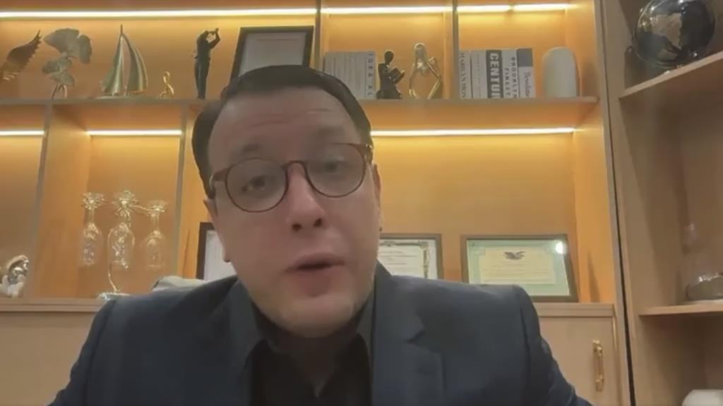 สตีเฟน เบียร์ด ซีอีโอของ BG Wealth Sharing กล่าวกับผู้ใช้ว่า จำเป็นต้องเสียภาษี 12% จากยอดเงินในบัญชี ซึ่งเป็นส่วนหนึ่งของกระบวนการเสนอขายหุ้นต่อสาธารณะครั้งแรก (IPO) ที่มา: ZachXBT