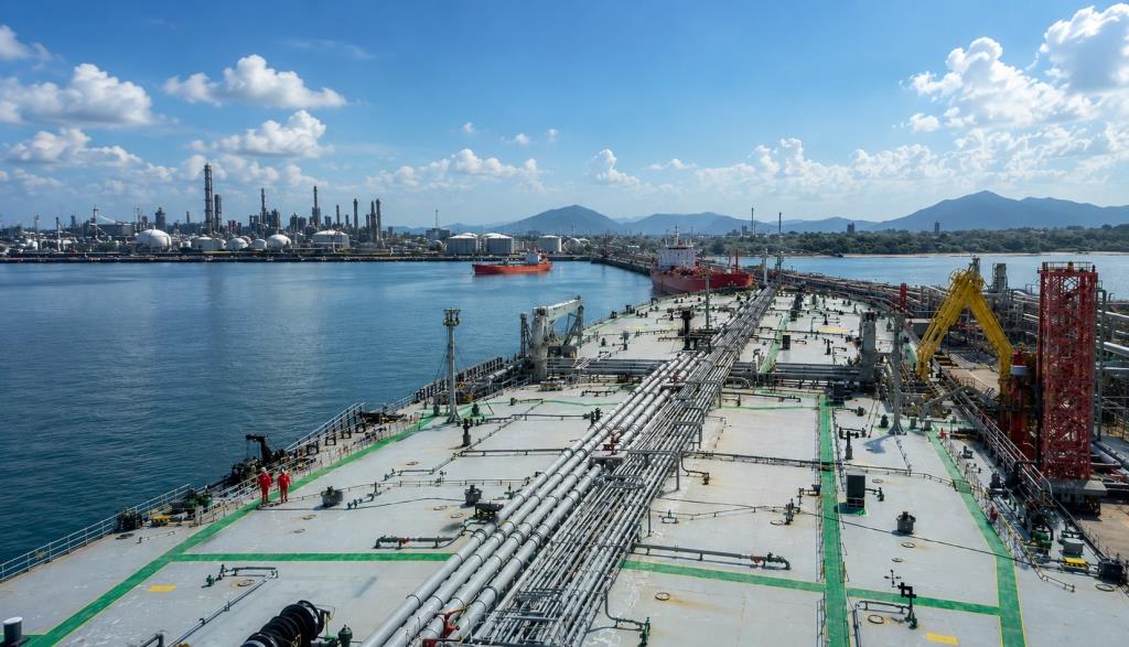 IRPC รับน้ำมันดิบ 1.5 ล้านบาร์เรลจากเรือ “เซริฟอส” ที่ผ่านช่องแคบฮอร์มุซมาถึงไทยแล้ว
