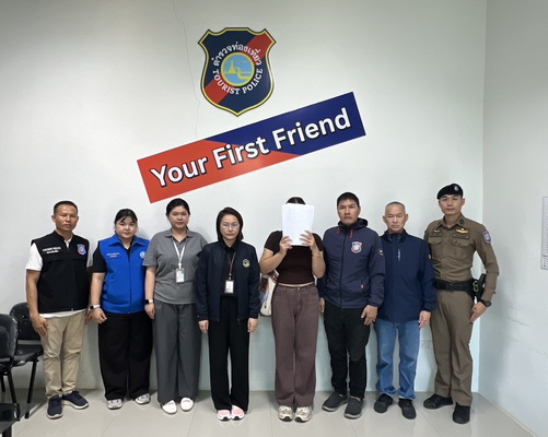ตำรวจท่องเที่ยวนครพนม จับกุมผู้ประกอบการนำเที่ยวลาว ทำผิดกฎหมายคาด่านพรมแดนนครพนม