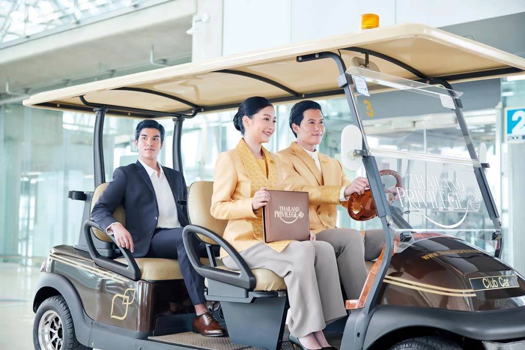 Thailand Privilege Card หรือThailand Elite Card เดิม โครงการสมัยรัฐบาลทักษิณฯ ที่หวังดึงเม็ดเงินจากชาวต่างชาติคุณภาพที่มีกำลังซื้อสูง