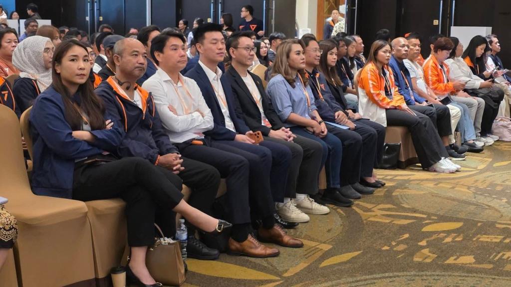 กางคำร้องพรรคส้ม ยื่นศาลรธน.วินิจฉัย พ.ร.ก.กู้เงิน 4 แสนล. ชี้เปลี่ยนผ่านด้านพลังงาน เป็นการแก้วิกฤตฉุกเฉินหรือไม่