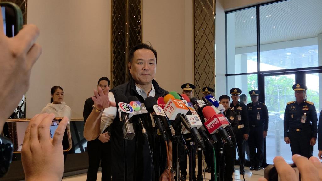 “อนุทิน” ยันคลิปเสียงเปิดด่านใช้ AI ทำ ตัวจริงพูดไม่เก่งขนาดนั้น ซัดวิธีการไม่เข้าท่าขึ้นทุกวัน ย้ำเลิก MOU44 ไม่ต้องขอใคร
