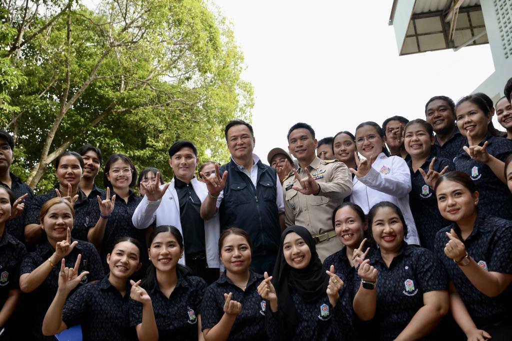 'อนุทิน' ย้ำชายหาดเป็นของประชาชน ลุยจัดระเบียบเกาะพะงัน คืนชายหาดให้ประชาชน สร้างท่องเที่ยวเป็นธรรม