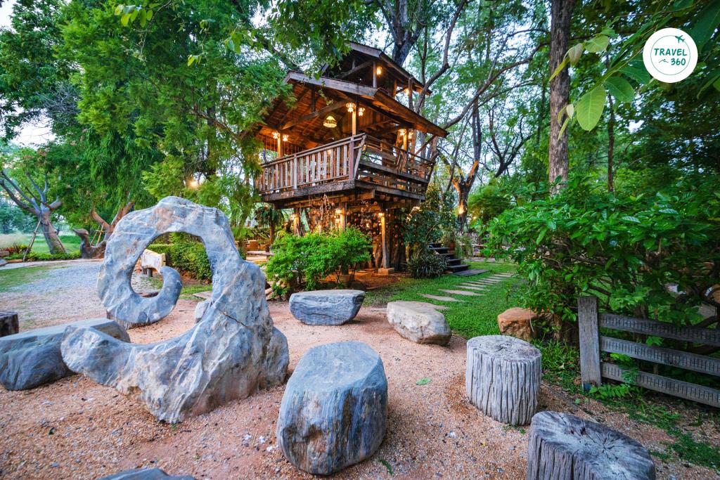 บ้านบนต้นไม้ เป็นที่นั่งรับประทานอาหารได้
