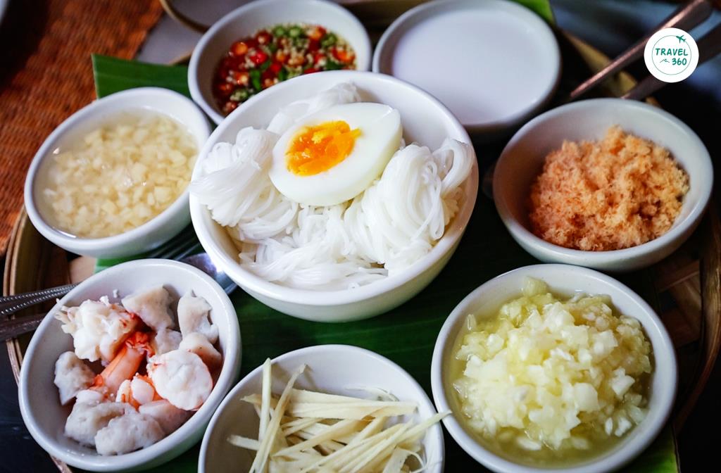 ขนมจีนซาวน้ำ