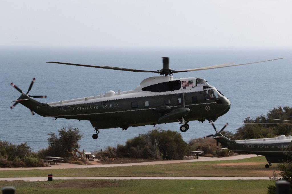 ระดับนี้ยังพลาด! FAA สั่งสอบเฮลิคอปเตอร์ Marine One ของ 'ทรัมป์' เฉียดใกล้ 'เครื่องบินโดยสาร' เกินระยะที่กำหนด