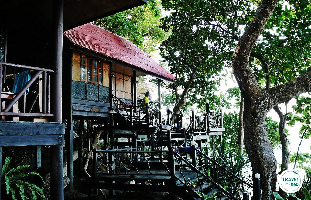 บ้านพักอุทยานฯ บนเกาะเมียง อช.หมู่เกาะสิมิลัน (ภาพ ปี 2552)