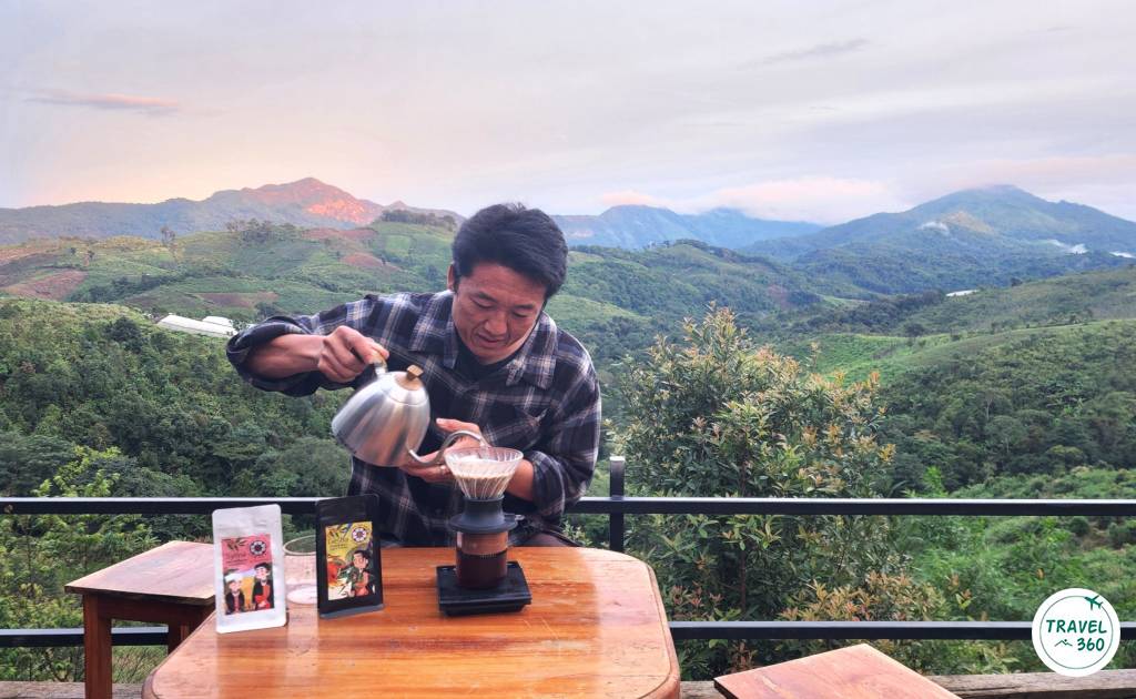 วิชัย กำเนิดมงคล ประธานกลุ่มวิสาหกิจชุมชนกาแฟเดอม้งมณีพฤกษ์
