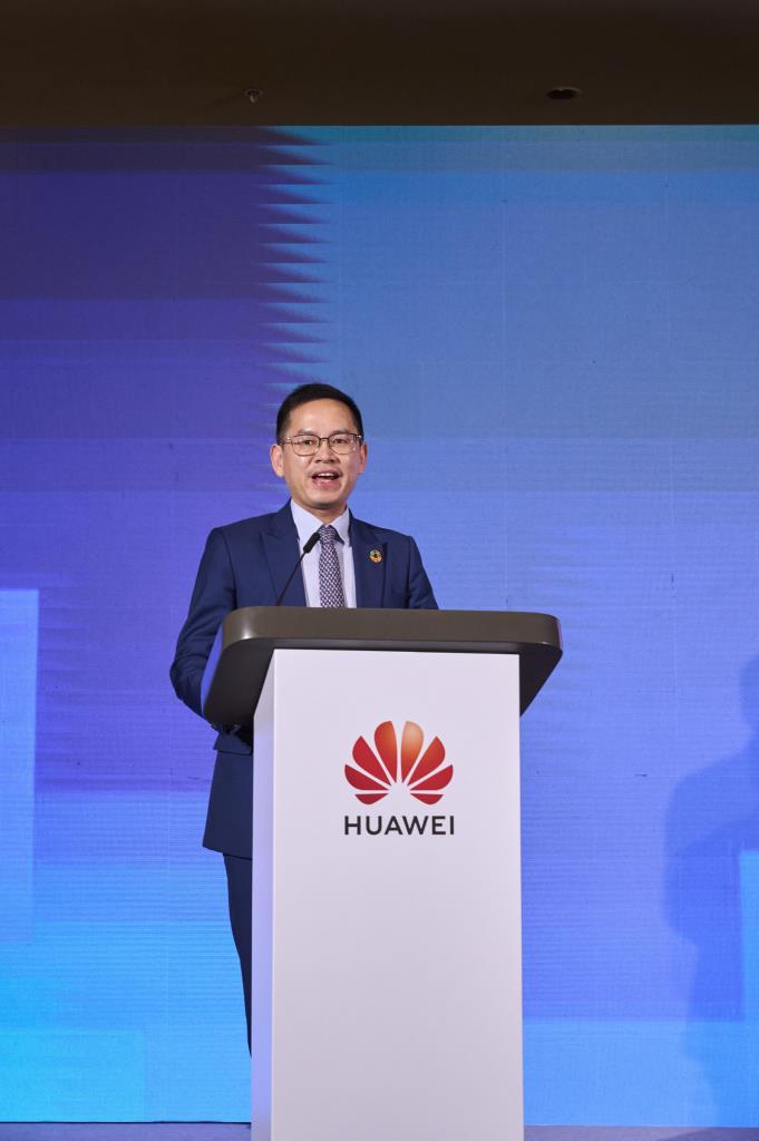 นายอัลเลน ถัง (Allen Tang) ประธานฝ่าย Wireless and Cloud Core Networks 