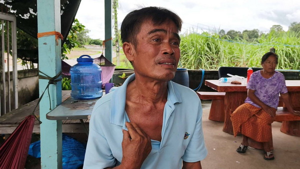 นายทองดา คำพันธ์ ได้รับบาดเจ็บบริเวณลำคอ จากเหตุวัยรุ่นซิ่งมอเตอร์ไซค์ ไล่ยิงกัน
