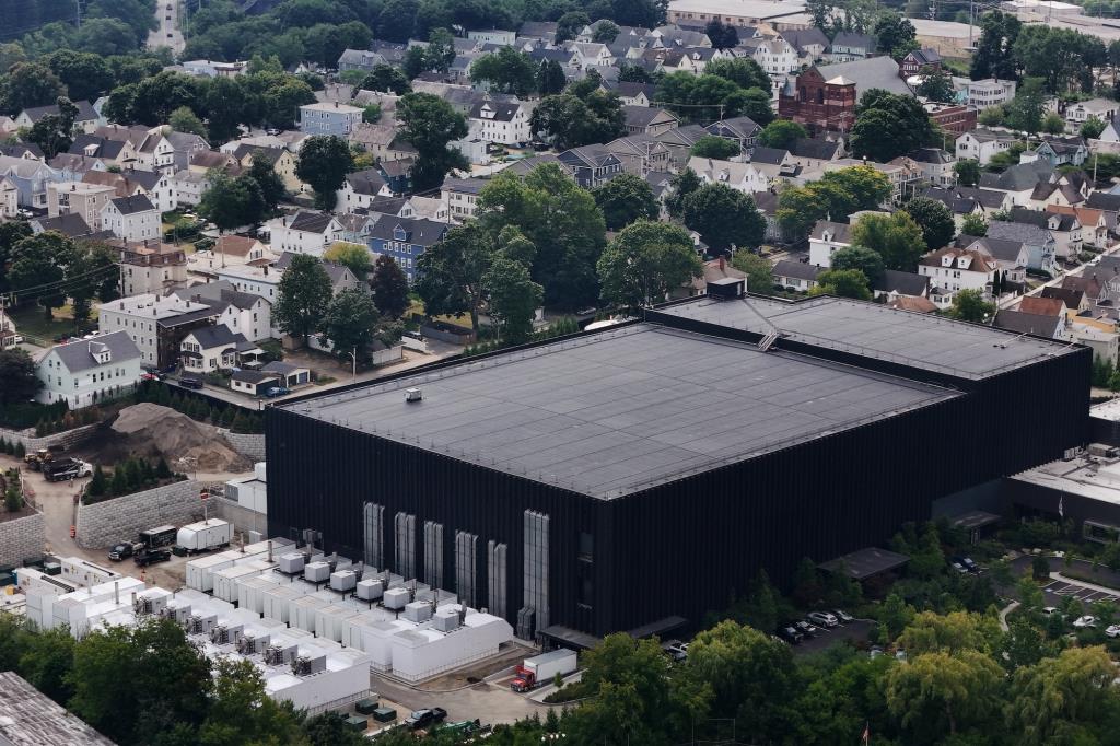 แฟ้มภาพ Data Center หรือศูนย์ข้อมูล The Markley Group ในย่านที่อยู่อาศัยในโลเวลล์ แมสซาชูเซตส์ สหรัฐอเมริกา 28 กรกฎาคม 2569