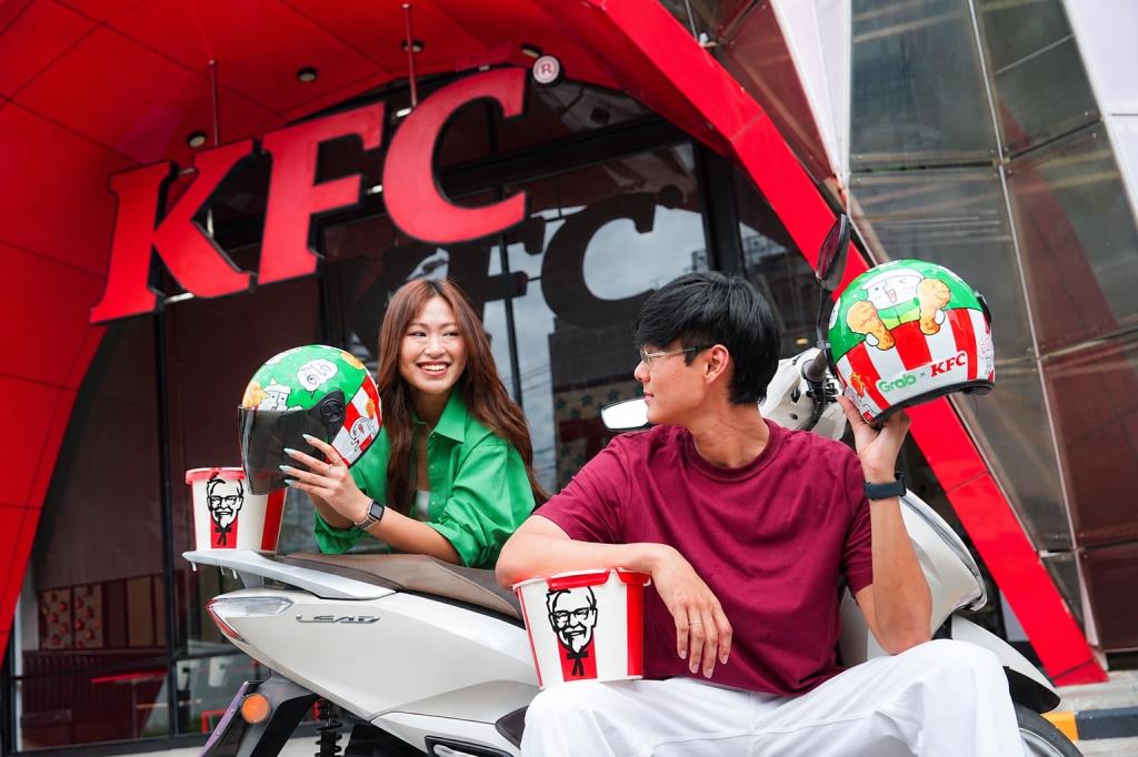 KFC x Grab ท้าพิชิตหมวกกันน็อกดีไซน์ลิมิเต็ด “บักเก็ตไก่ KFC” จาก “นัดเป็ด”