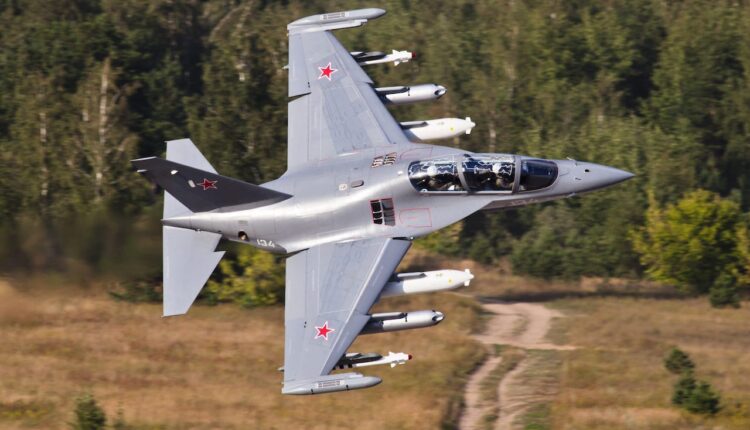 เครื่องบินขับไล่เบา Yak-130.