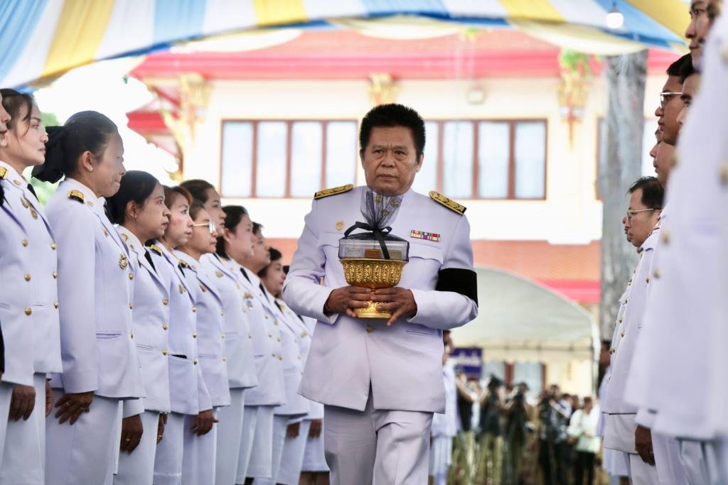 พระราชทานน้ำหลวงอาบศพ "พ.ต.อ.ธงชัย" บรรยากาศสุดโศกเศร้า ข้าราชการ-ประชาชน ร่วมไว้อาลัยเนืองแน่น