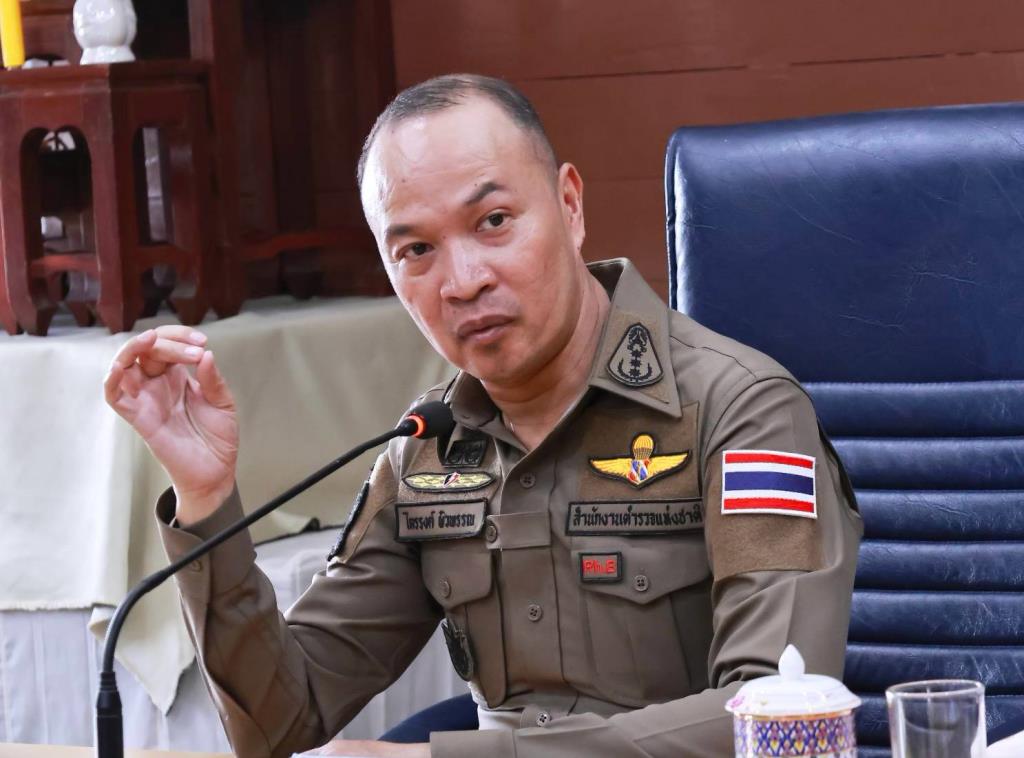 พล.ต.ท.ไตรรงค์ ผิวพรรณ รองจเรตำรวจแห่งชาติและโฆษกสำนักงานตำรวจแห่งชาติ