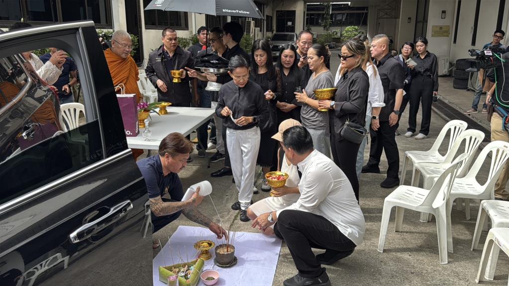 ญาติทำพิธีเชิญดวงวิญญาณ “พ.ต.อ.ธงชัย” กลับบ้าน นำรถ Volvo คันเกิดเหตุจำลองเหตุการณ์