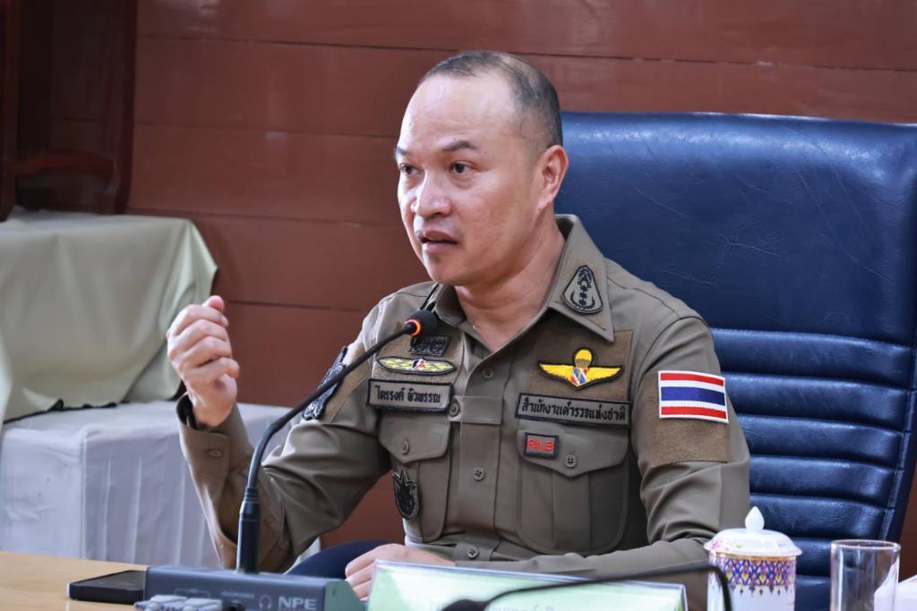 พล.ต.ท.ไตรรงค์ ผิวพรรณ รองจเรตำรวจแห่งชาติ ในฐานะโฆษกสำนักงานตำรวจแห่งชาติ