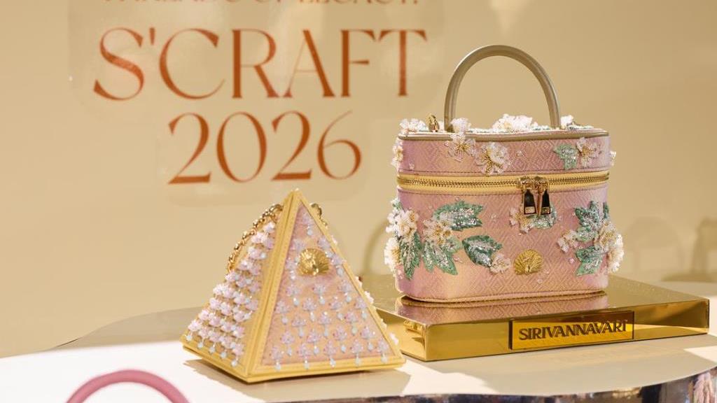 แบรนด์ SIRIVANNAVARI นำเสนอคอลเลคชั่นกระเป๋าผ้าไทยประจำปี THREADS OF LEGACY: S’CRAFT 2026