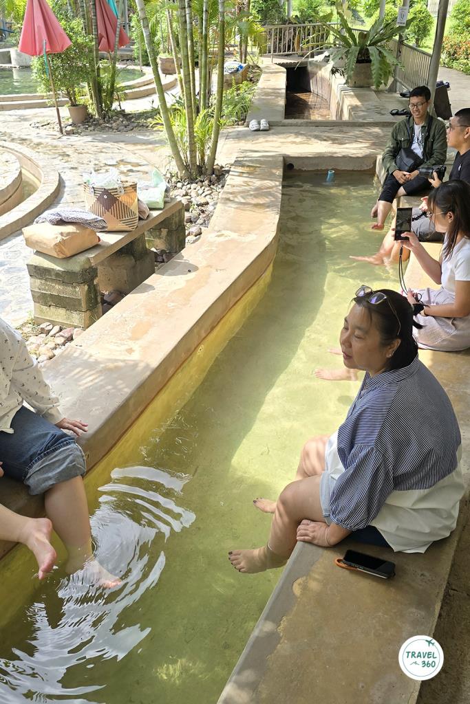 น้ำพุร้อนลิ่นถิ่น