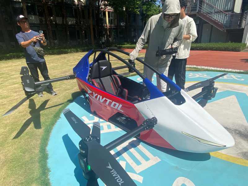 อากาศยานไฟฟ้า (eVTOL) ที่บินขึ้นและลงจอดในแนวดิ่งโดยไม่ต้องใช้รันเวย์ พัฒนาโดยบริษัท Shenzhen Yingwu Intelligent Technology Co (ภาพ MGR Platform) 