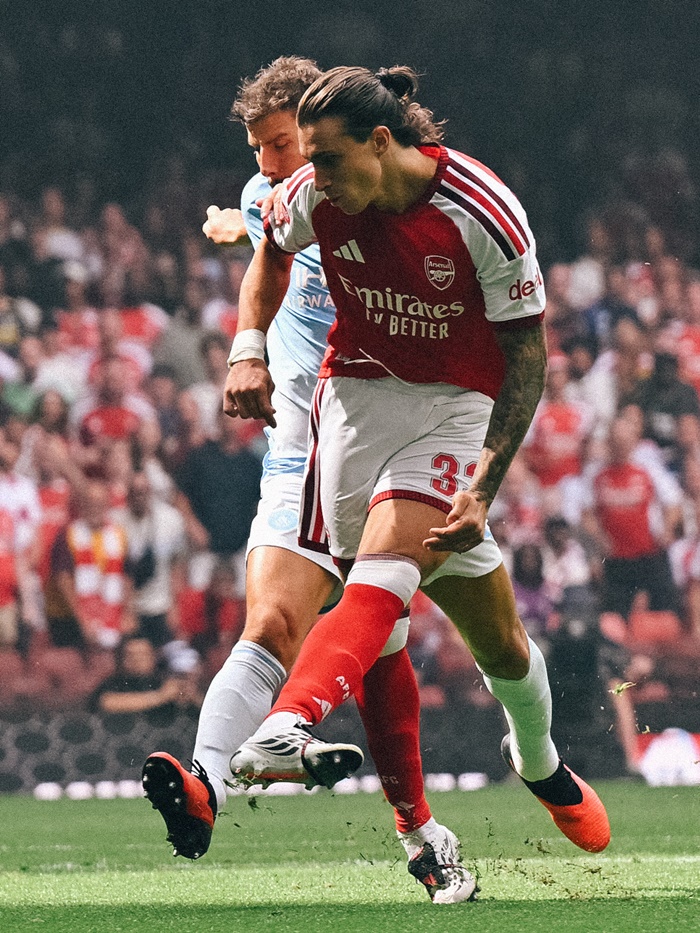 คาลาฟิโอรี ยิงขึ้นนำ 1-0