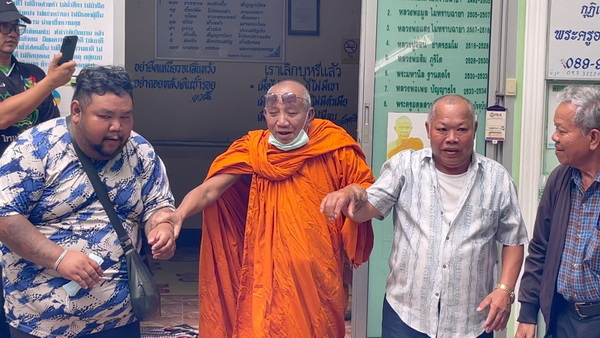 พระครูอดุลสารนิเทศ เจ้าอาวาสวัดป่าอดุลยาราม