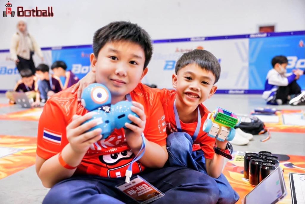 เด็กไทยไม่แพ้ใครในโลก! AIKIDS CODERS  ลุยเวทีหุ่นยนต์ระดับนานาชาติ กวาดรางวัลกลับไทยเรียบ 9 โพเดียม