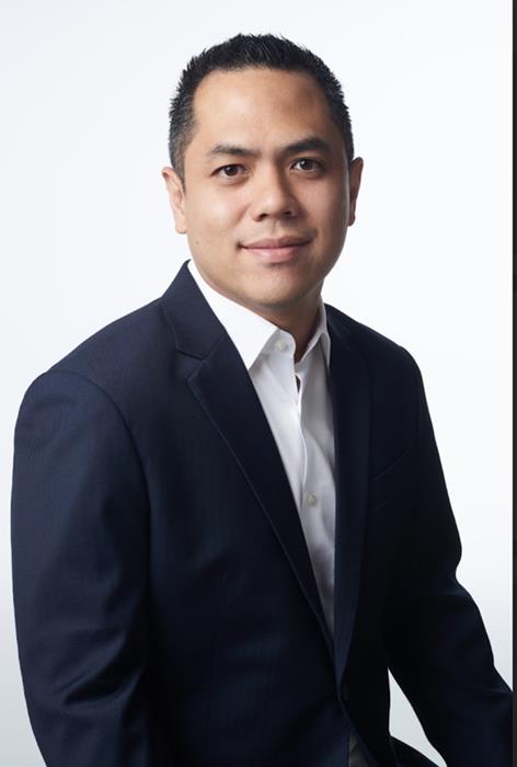 ธนพงศ์พรรณ ธัญญรัตตกุล ผู้เขียนหนังสือ Leading Transformation in the Age of AI: AI-Ready Enterprise Architecture และผู้ก่อตั้ง Digital Transformation Academy (DX Academy)