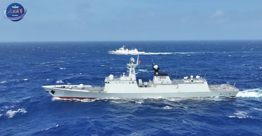 เรือฟริเกต หงเหอ (523) ของจีน ขณะทำการฝึกร่วมกับเรือฟริเกต KRI ไอ กุสตี งูระฮ์ ไร ของอินโดนีเซีย เมื่อวันที่ 13 สิงหาคม 2026 ที่น่านน้ำทางด้านตะวันออกของเกาะไต้หวัน (ภาพเผยแพร่โดยกองทัพเรือแห่งกองทัพปลดแอกประชาชนจีน)