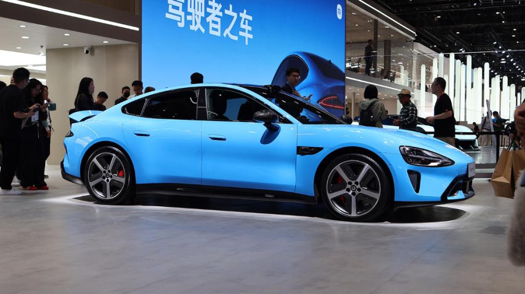 Xiaomi SU7 ซีดานที่งาน Beijing auto show 2026 เครดิต: CnEVPost.