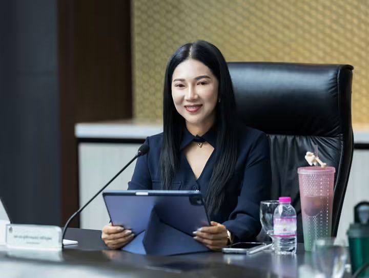 รองศาสตราจารย์ ดร.ชุติกาญจน์ ศรีวิบูลย์ อธิการบดีมหาวิทยาลัยราชภัฏสวนสุนันทา
