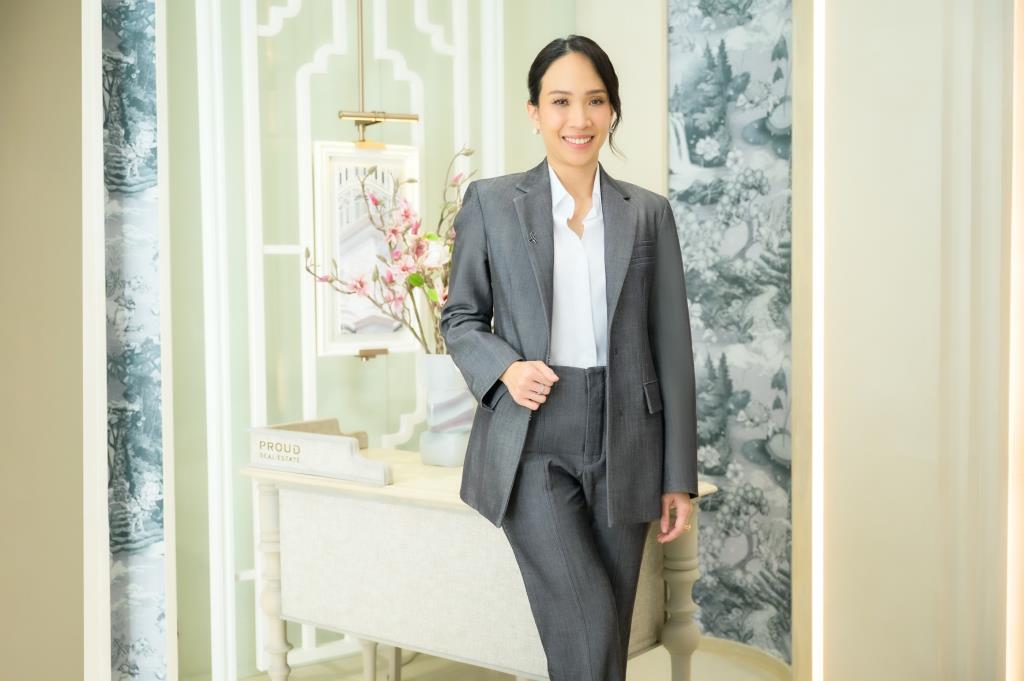 พราวพุธ ลิปตพัลลภ 