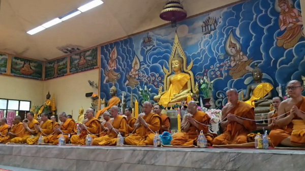 คณะสงฆ์จาก 32 ตำบล ในอำเภอเมืองขอนแก่น ร่วมสวดพระพุทธมนตร์ ให้กำลังใจเจ้าอาวาสวัดป่าอดุลยาราม อ.เมือง จ.ขอนแก่น