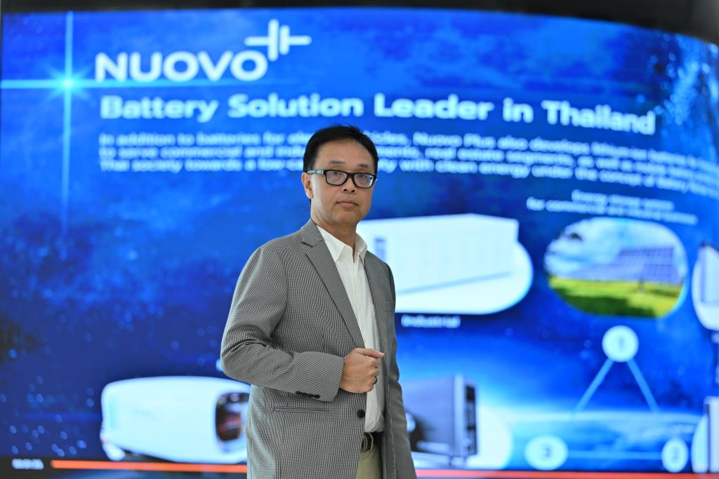 ดรุณพร ชี้ว่าภาวะสงครามที่ทำให้ราคาพลังงานฟอสซิลพุ่งสูงจนคุมไม่ได้ ซึ่งควรจะเป็นโอกาสทองของฝั่งพลังงานสะอาด แต่เมื่อมีคนแห่กันเข้ามาใช้เทคโนโลยีนี้มากขึ้น ราคาทั้งในส่วนของโซลาร์เซลล์และแบตเตอรี่จึงขยับตัวสูงขึ้นตาม