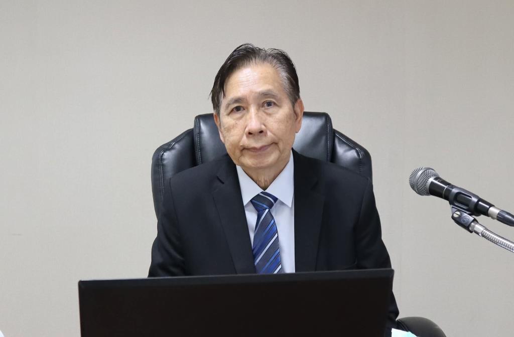 นายสมรรถชัย วิศาลาภรณ์  ประธาน ก.พ.ค.ตร.